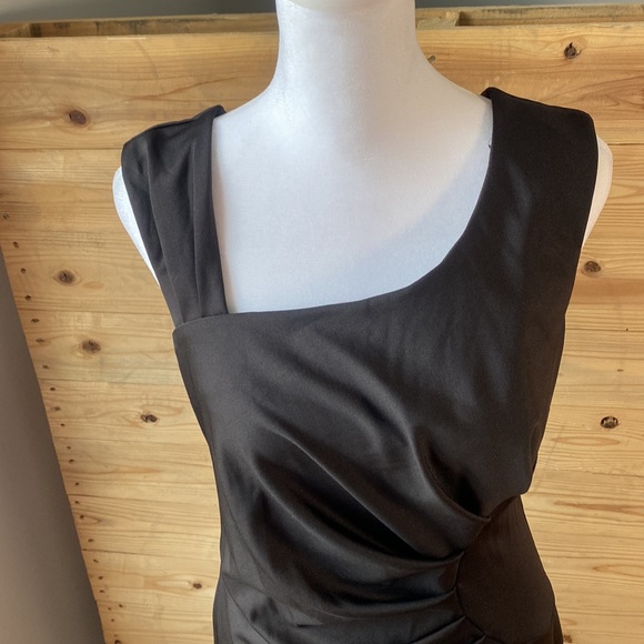 Figure flattering slimming dress. Asymmetrical neckline. Back zip. Stretchy - Picture 4 of 11